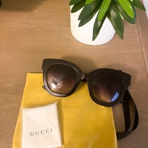AUTHENTIC GUCCI SUNGLASSES
